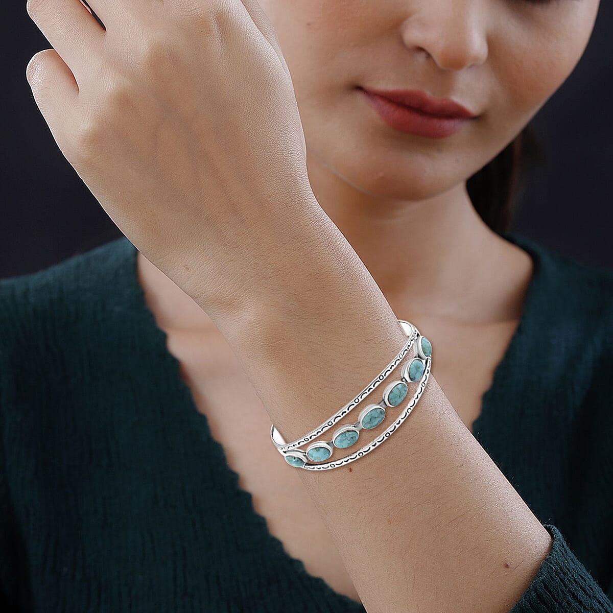 Santa Fe Style Turquoise Bracelet in Sterling Silver (7.00 In) 15.00 ctw image number 2