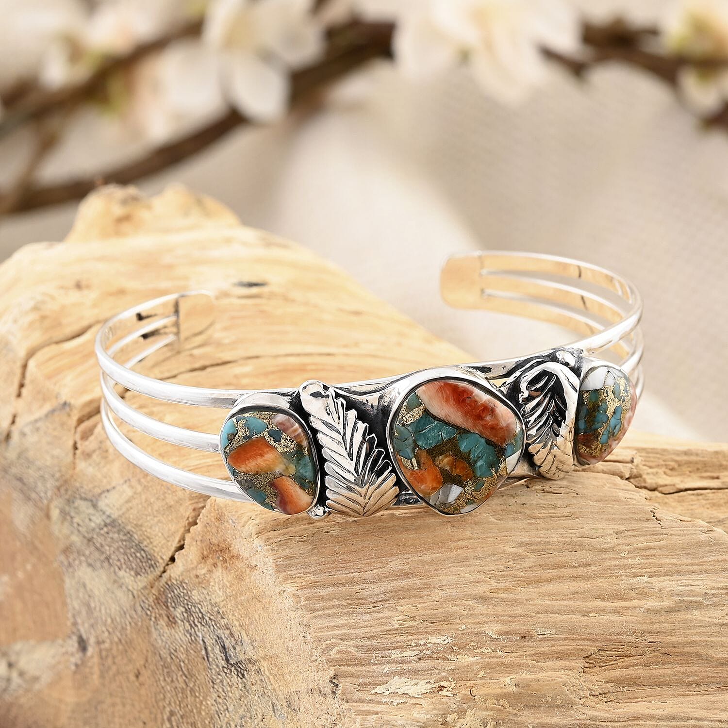 Santa Fe Style Spiny Turquoise Cuff Bracelet in Sterling Silver (7.00 In) 25.00 ctw