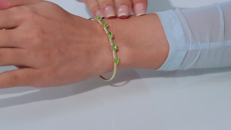 Luxoro AAA Natural Arikanga Green Tourmaline 2.30 ctw Flexible Cuff Bracelet in 10K Yellow Gold  (7.25 In) 4.50 Grams