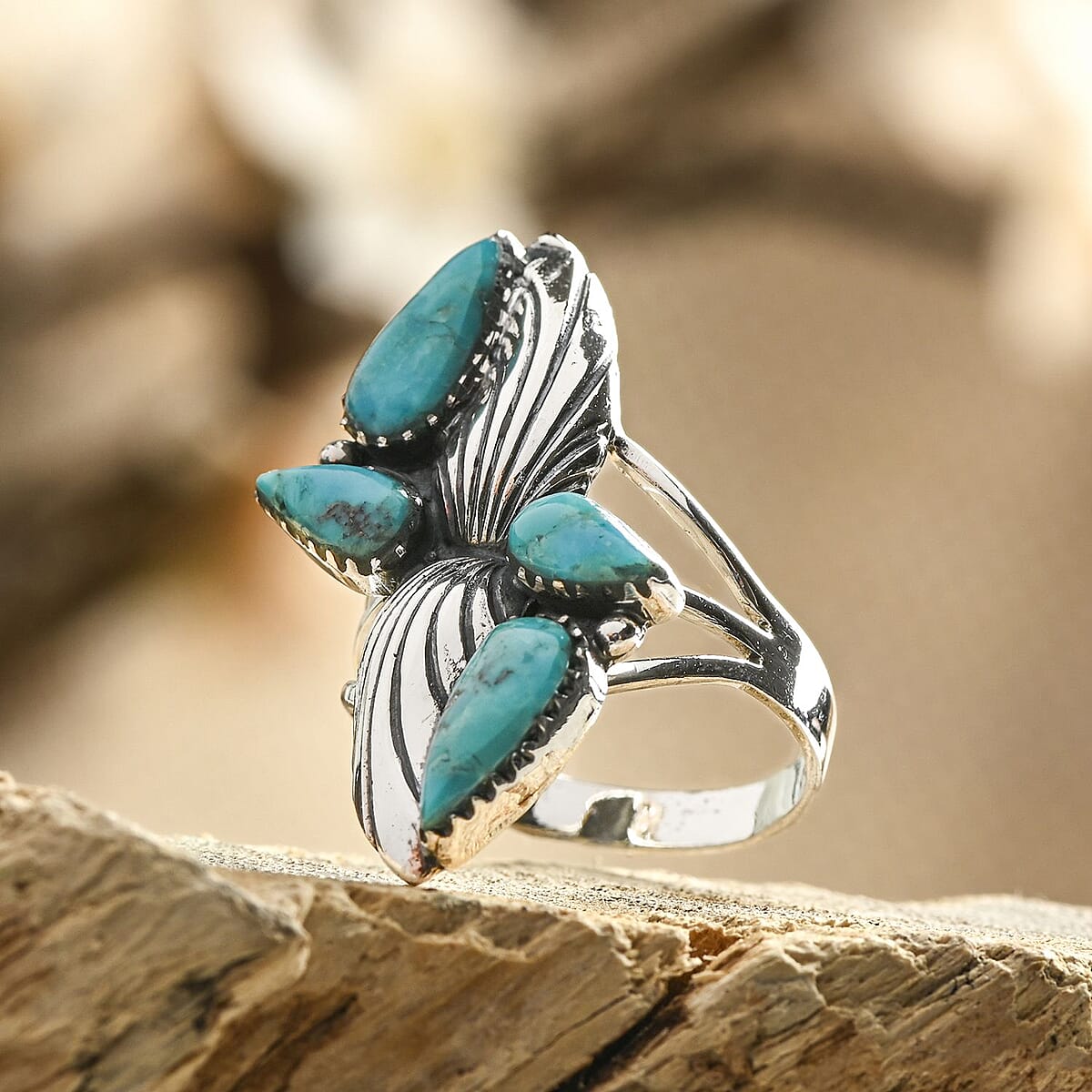 Santa Fe Style Kingman Turquoise Ring in Sterling Silver (Size 6.0) 2.10 ctw image number 1
