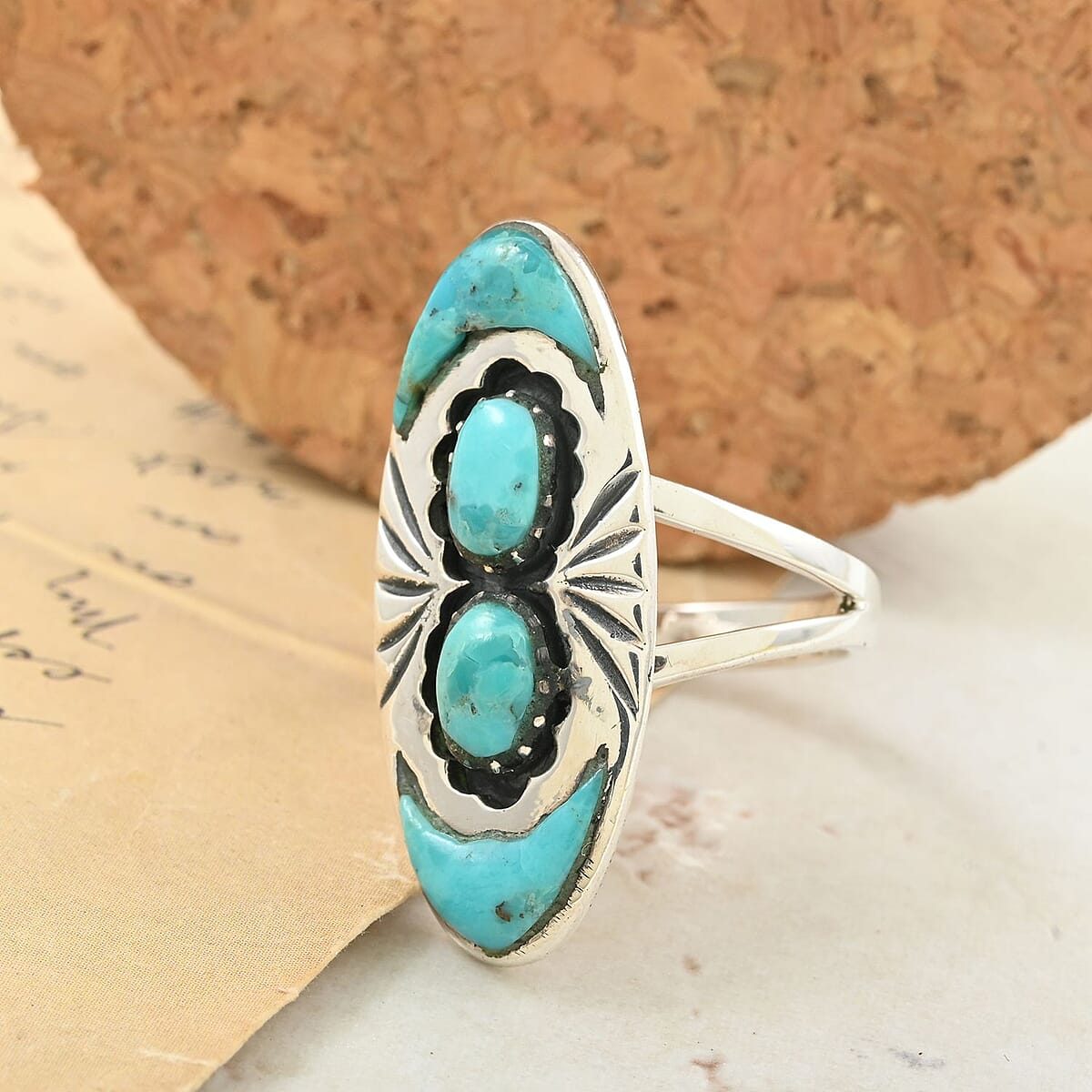 Santa Fe Style Kingman Turquoise Ring in Sterling Silver (Size 8.0) 10.00 ctw image number 1