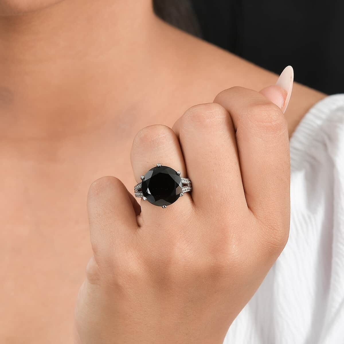 Thai Black Spinel 13.85 ctw Solitaire Ring in Stainless Steel (Size 6.0) image number 2