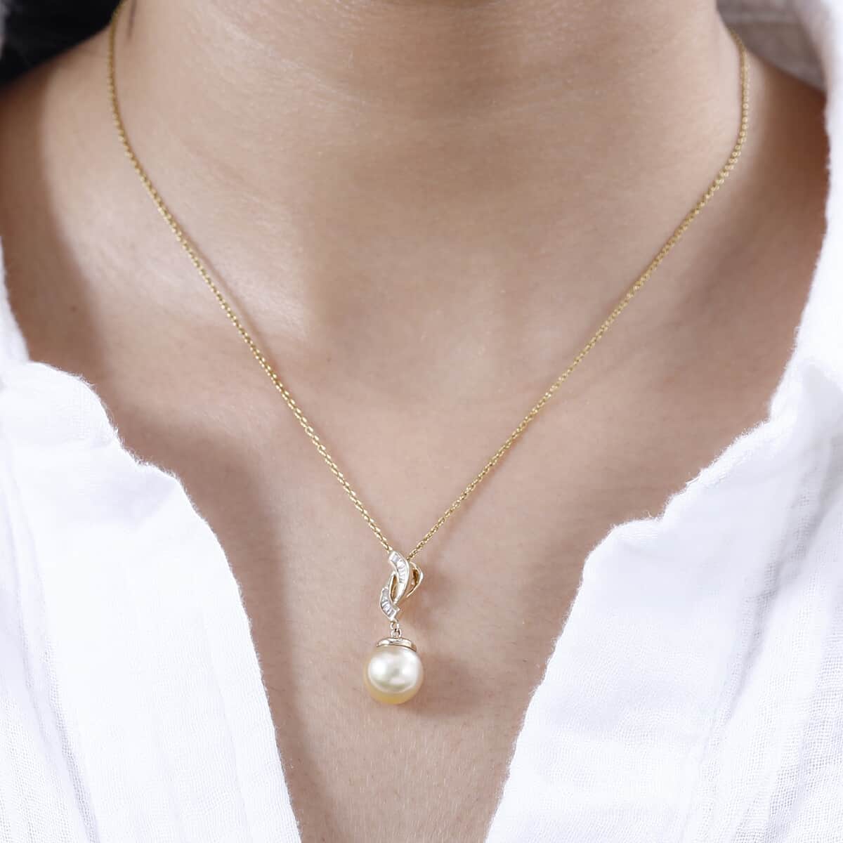 Luxoro 14K Yellow Gold Premium Golden South Sea Pearl and I2 Diamond Pendant 0.10 ctw image number 2