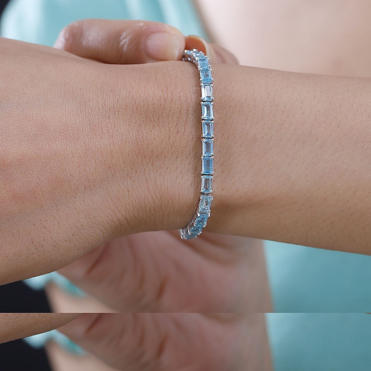 D'Joy Betroka Blue Apatite 9.00 ctw Tennis Bracelet in Rhodium Over Sterling Silver (6.50 In)