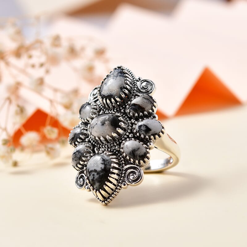 D'Joy Artisan Crafted White Buffalo 8.10 ctw Ring in Sterling Silver (Size 8.0)