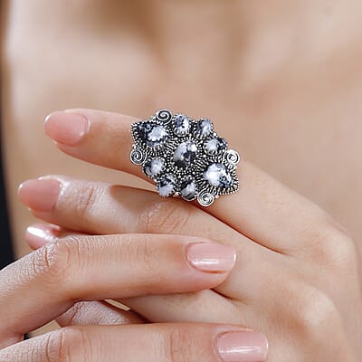 D'Joy Artisan Crafted White Buffalo 8.10 ctw Ring in Sterling Silver (Size 8.0)