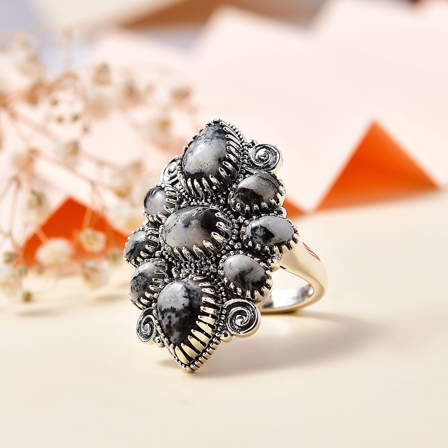 Artisan Crafted White Buffalo 8.10 ctw Ring in Sterling Silver (Size 9.0)