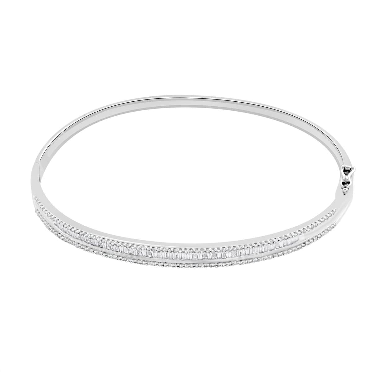 NY Closeout 14K White Gold Diamond Bangle Bracelet (7.25 In) 13 Grams 1.00 ctw image number 0