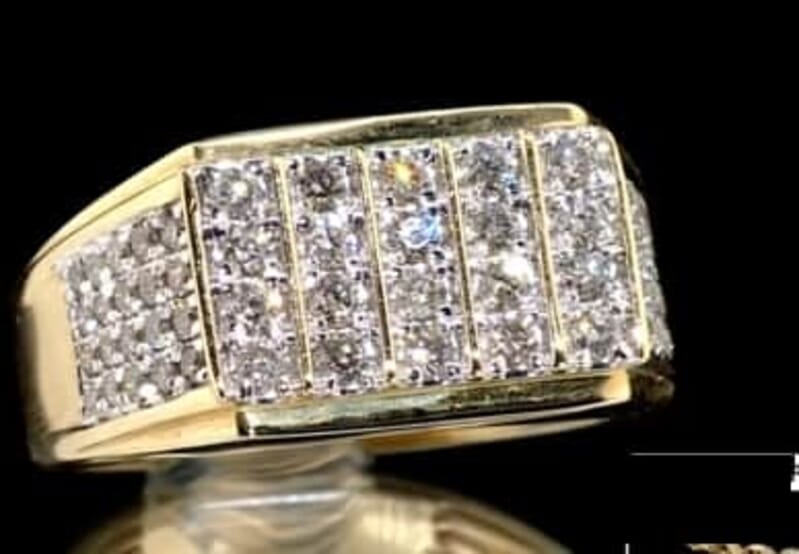NY Closeout Diamond 1.00 ctw Men's Ring in 10K Yellow Gold (Size  8.5)  7.25 Grams