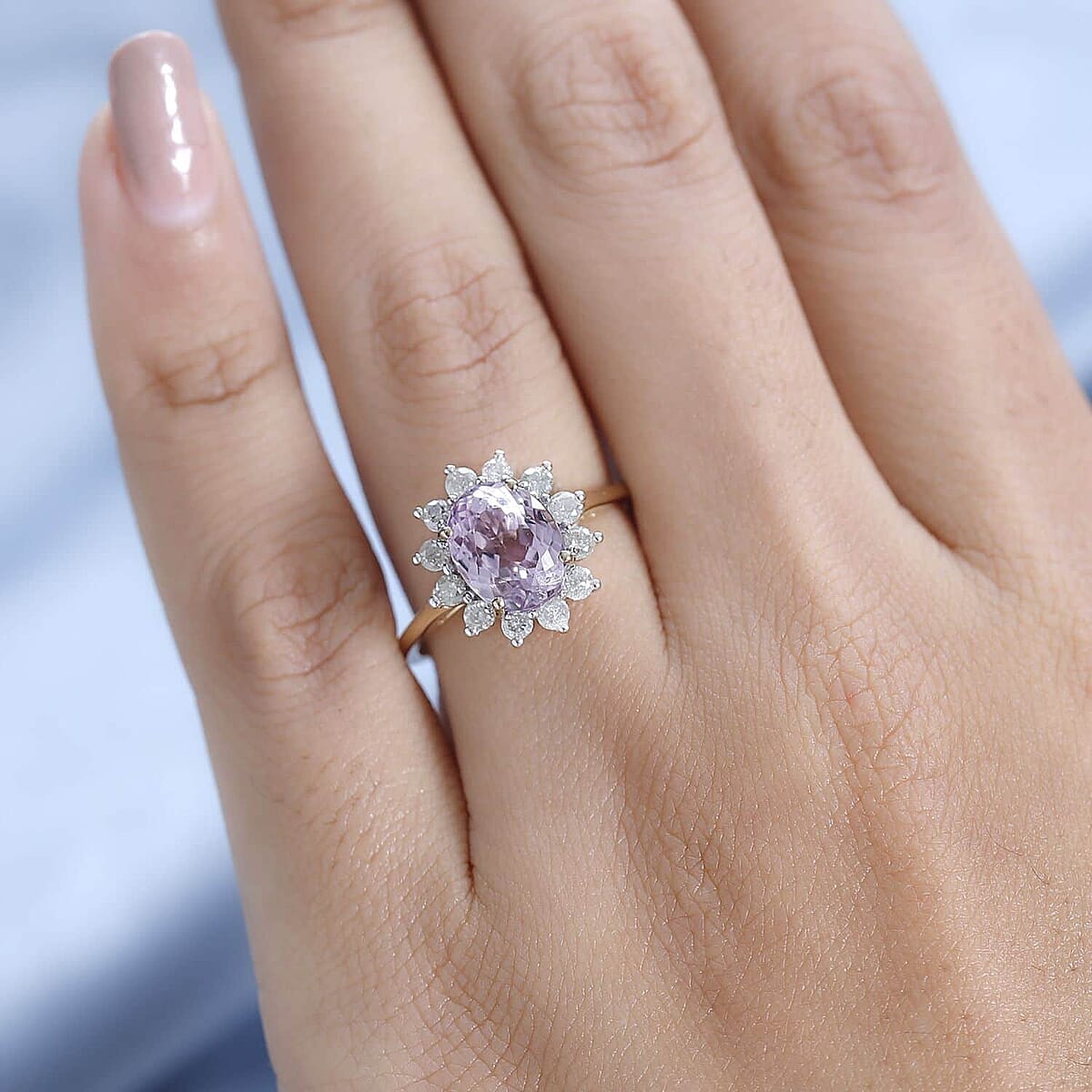 Luxoro 14K Yellow Gold AAA Martha Rocha Kunzite and G-H I3 Diamond Ring (Size 8.5) 3.15 ctw image number 2
