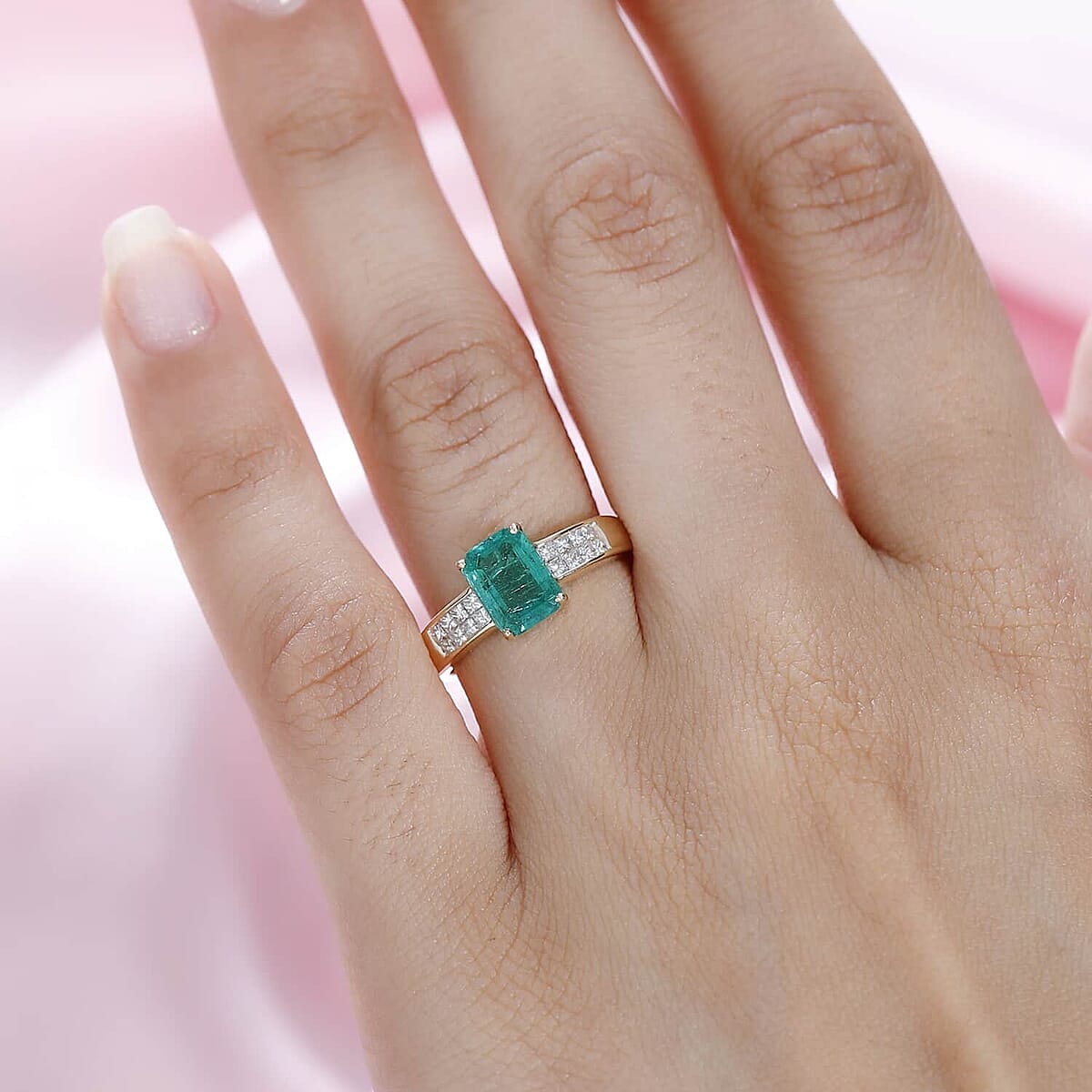 Luxoro 14K Yellow Gold AAAA Kagem Zambian Emerald and G-H SI Diamond Ring (Size 8.5) 1.85 ctw image number 2