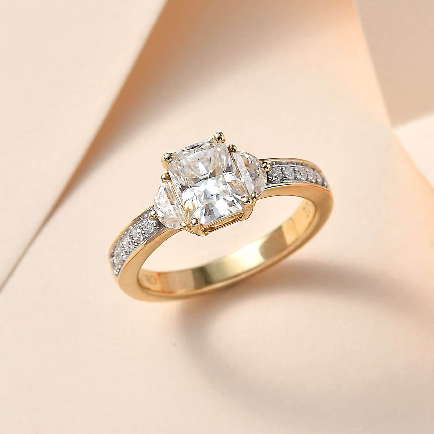 Luxoro 10K Yellow Gold Radiant Cut Moissanite Ring (Size 7.0) 4.40 Grams 2.00 ctw