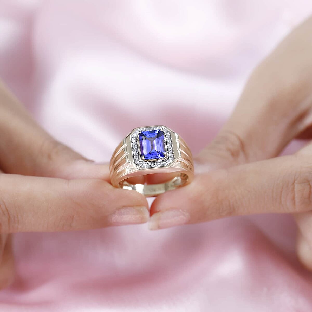 Luxoro 14K Yellow Gold AAA Tanzanite and G-H I2 Diamond Men's Ring (Size 8.5) 8.10 Grams 2.65 ctw image number 2