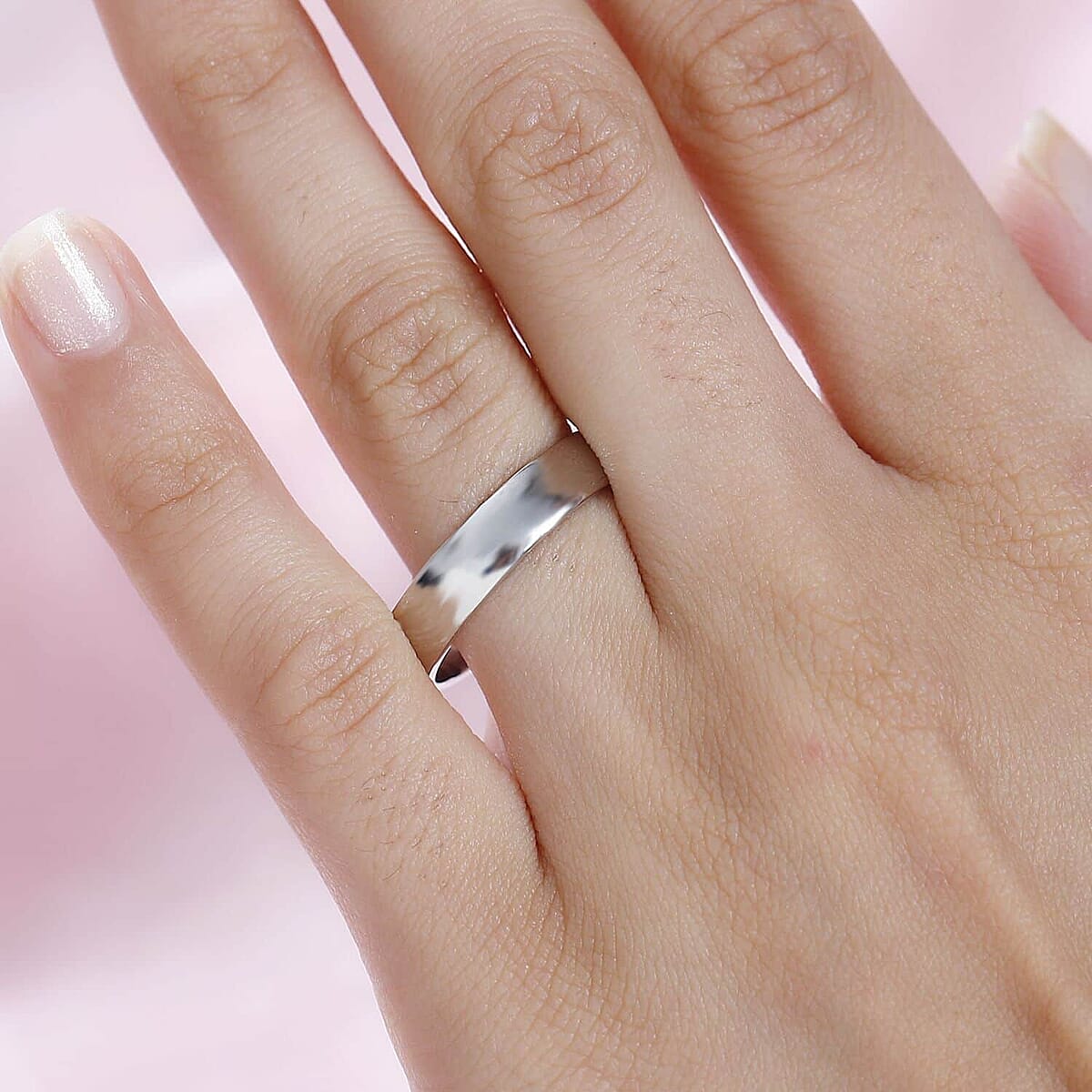 950 Platinum Men's Band Ring (Size 11.5) 9 Grams image number 2