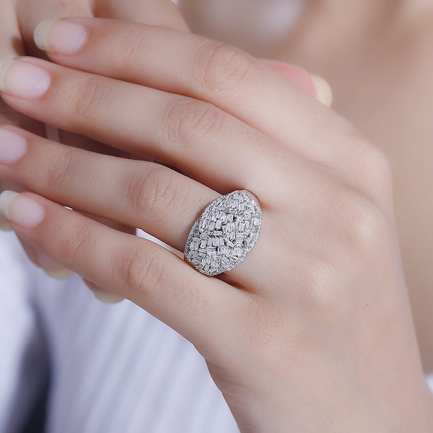 Diamond 1.00 ctw Cocktail Ring in Rhodium Over Sterling Silver (Size 6.0)