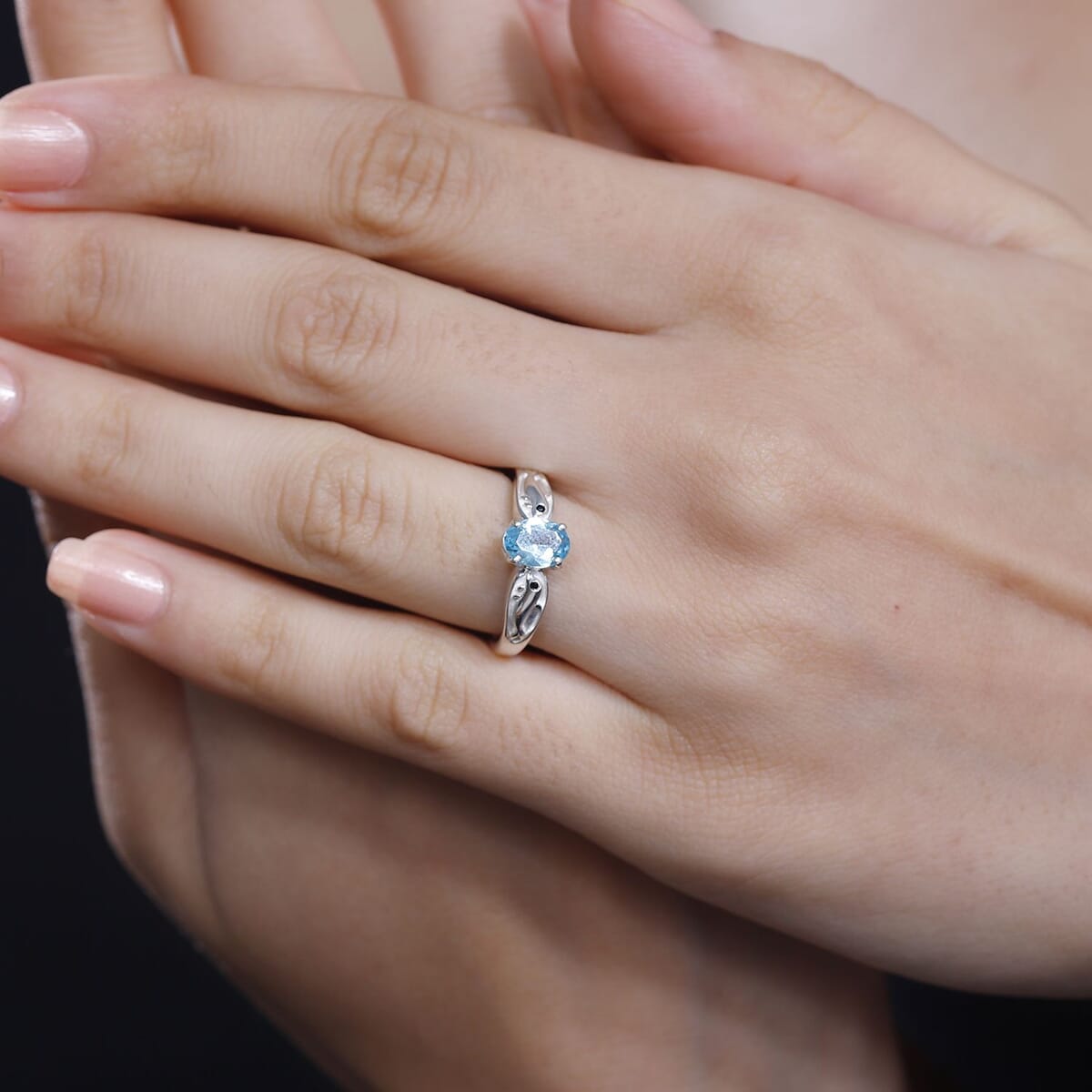 Premium Betroka Blue Apatite and Thai Black Spinel 0.80 ctw Ring in Sterling Silver (Size 8.0) image number 2