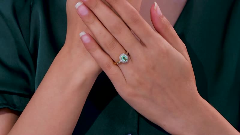 Boyaca Colombian Emerald, Diamond (0.20 cts) Sunburst Ring in 18K Vermeil YG Over Sterling Silver (Size 9.0) 0.90 ctw
