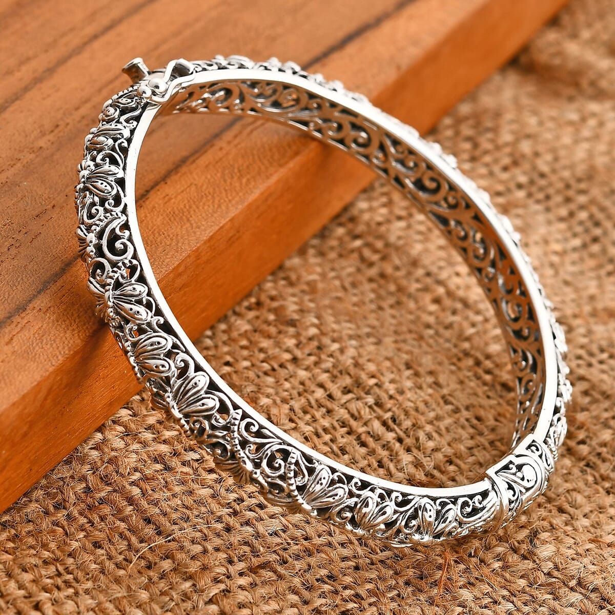 Bali Legacy Sterling Silver Dragonfly Bangle Bracelet (6.50 In) 26.23 Grams image number 1