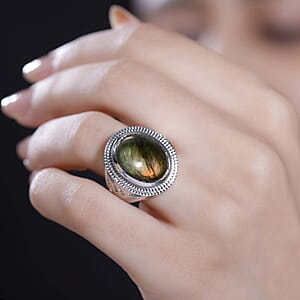 Karis Malagasy Labradorite 10.25 ctw Men's Ring in Platinum Bond (Size 13.0) 