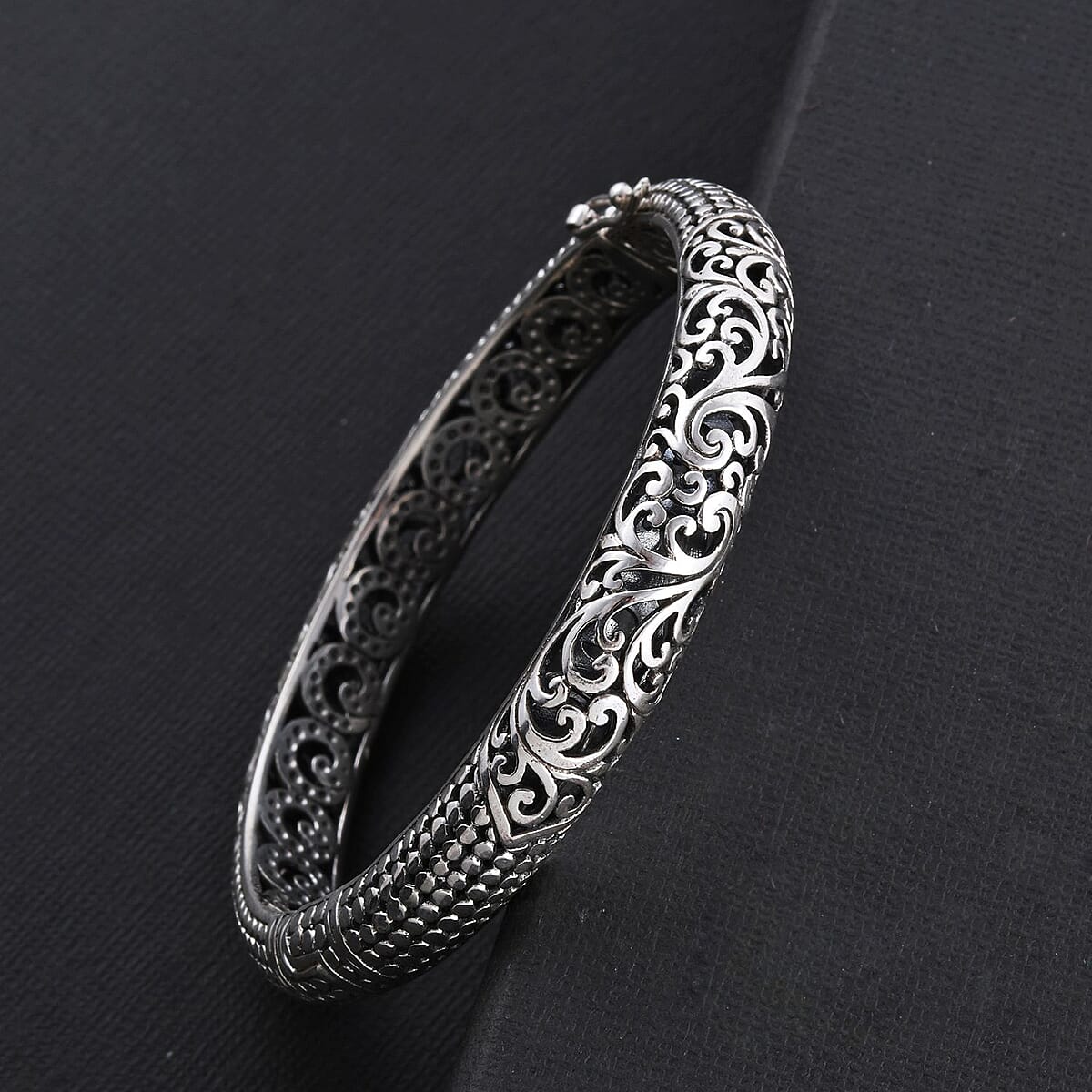 Bali Legacy Sterling Silver Filigree Bangle Bracelet (7.25 in) 36 Grams image number 1