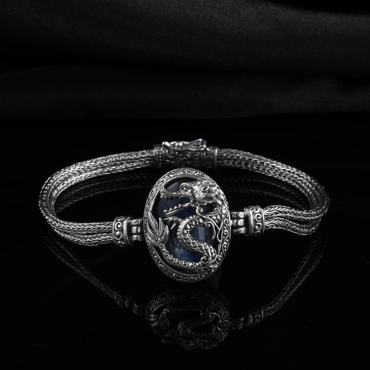 Bali Legacy Himalayan Kyanite Dragon Bracelet in Sterling Silver (7.00 In) 21.40 Grams 26.00 ctw image number 1