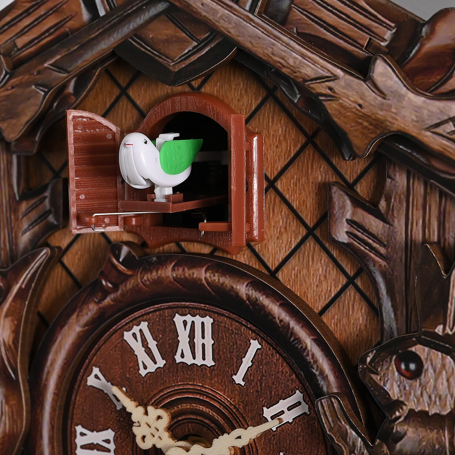 Handcrafted Vintage Pendulum Quartz Movement Reindeer Wall Clock (250x450x100mm) with Sound (Battery Not Included)