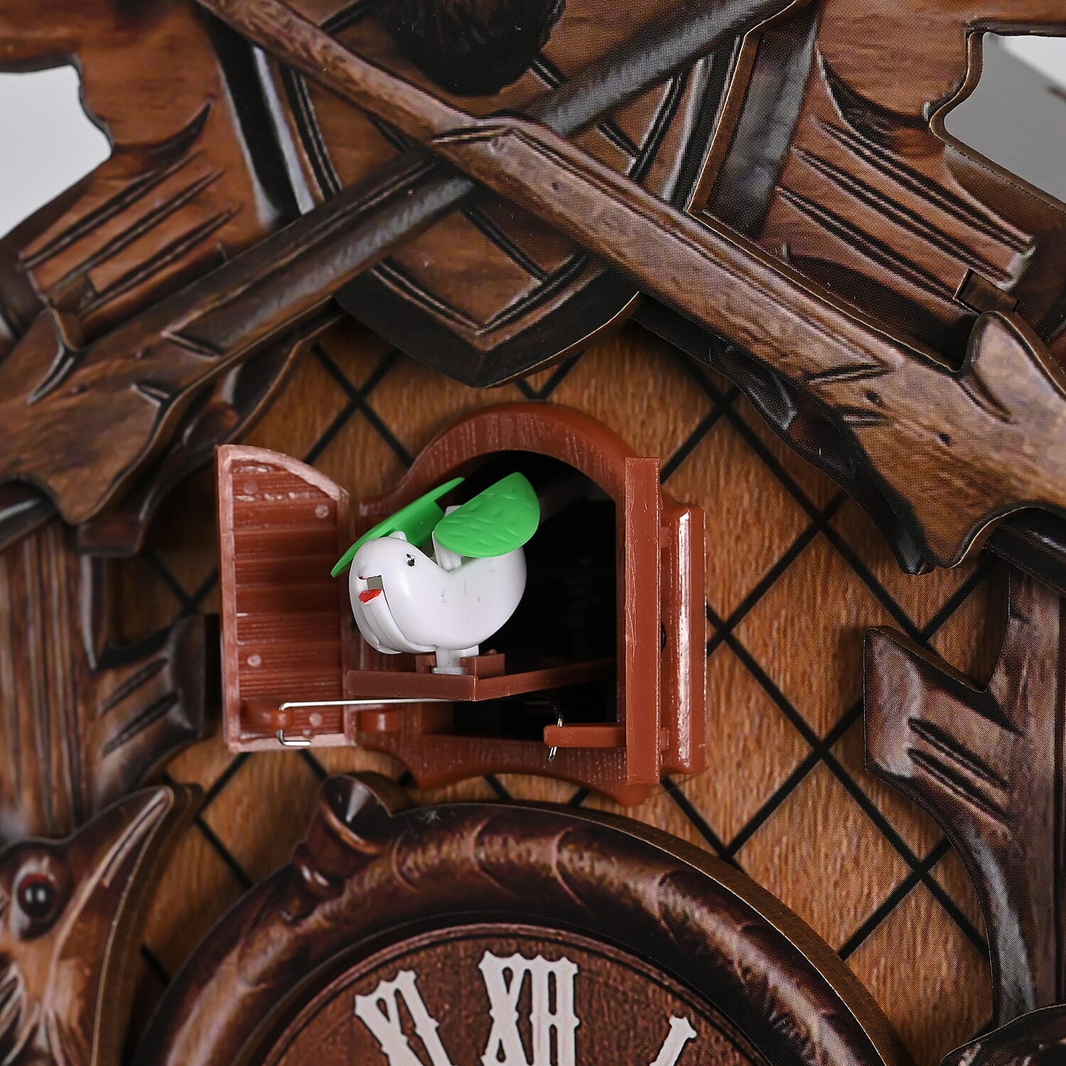Handcrafted Vintage Pendulum Quartz Movement Reindeer Wall Clock (250x450x100mm) with Sound (Battery Not Included)