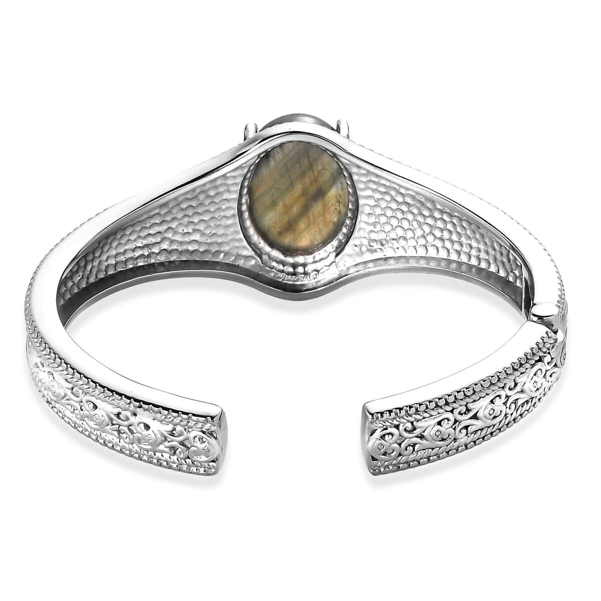 Malagasy Labradorite 17.25 ctw Cuff Bracelet in Stainless Steel (6.50 In) image number 5