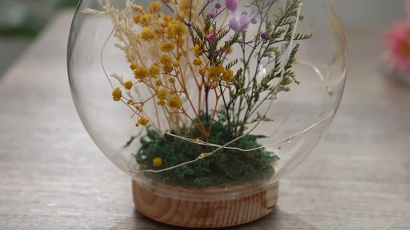Floral 12 Lamp Head LED Glass Sphere (2xAAA Batteries Not Included)