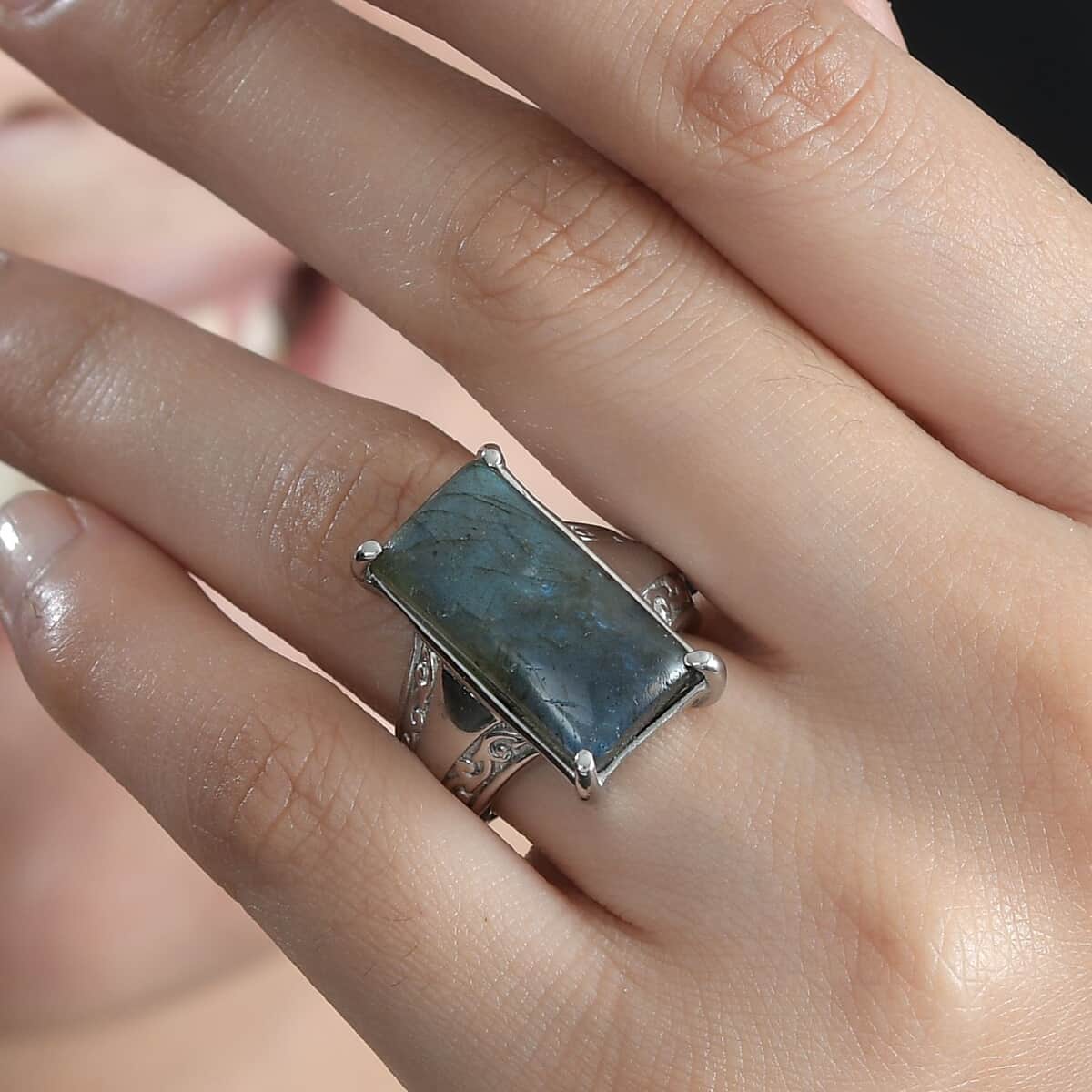 Malagasy Labradorite Solitaire Ring in Stainless Steel (Size 10.0) 13.00 ctw image number 2