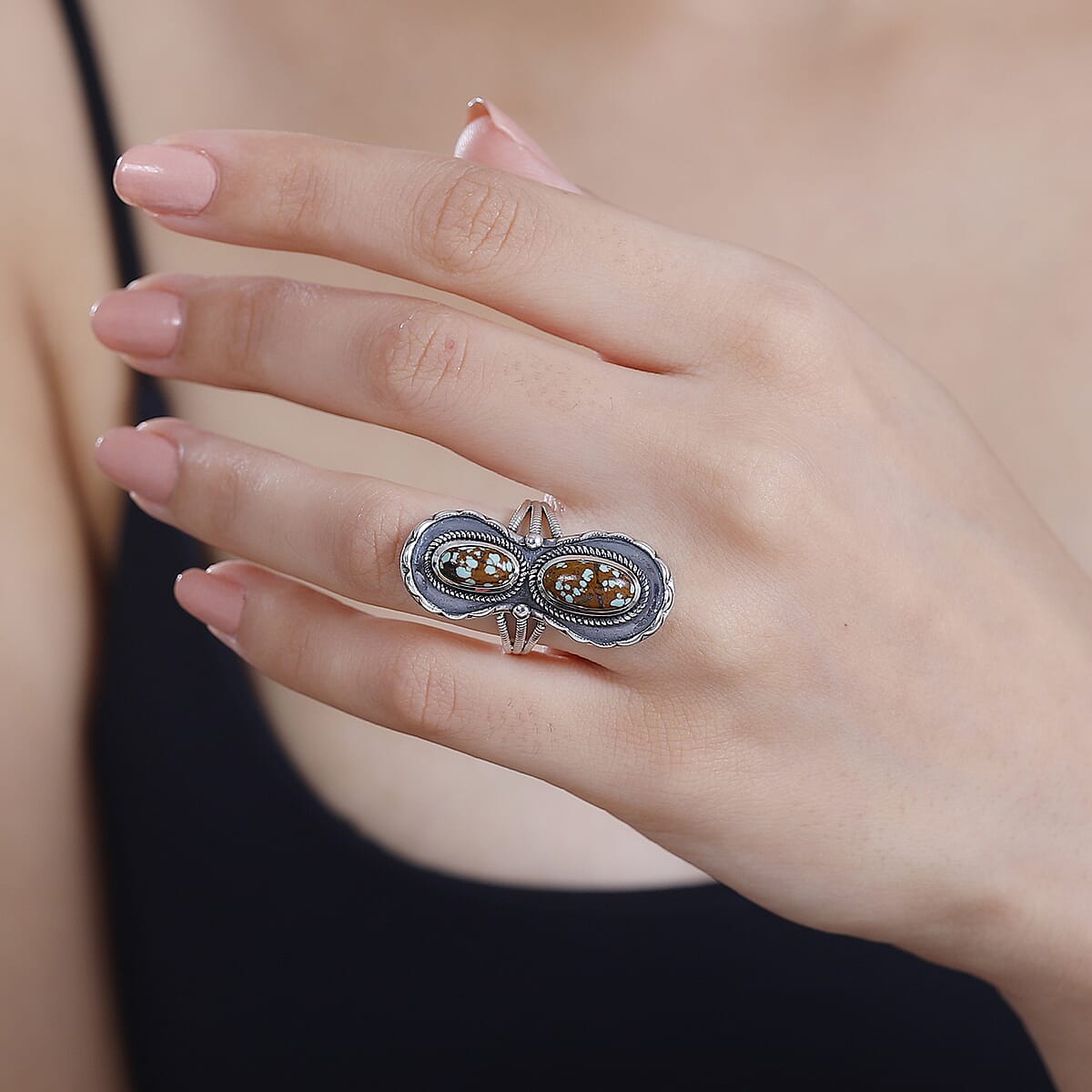 Artisan Crafted Blue Horizon Turquoise 2.65 ctw Horseshoe Ring in Sterling Silver (Size 7.0) image number 2