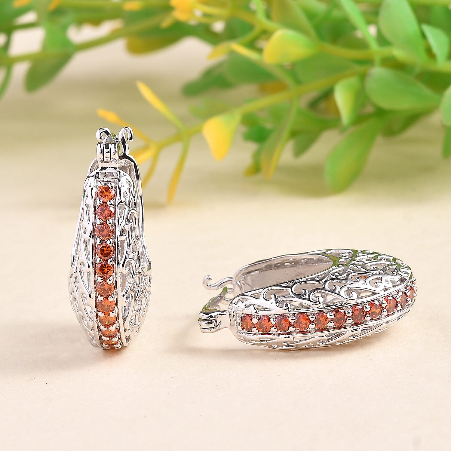 Simulated Red Diamond - Product card gallery slide 2 (10145577894171)