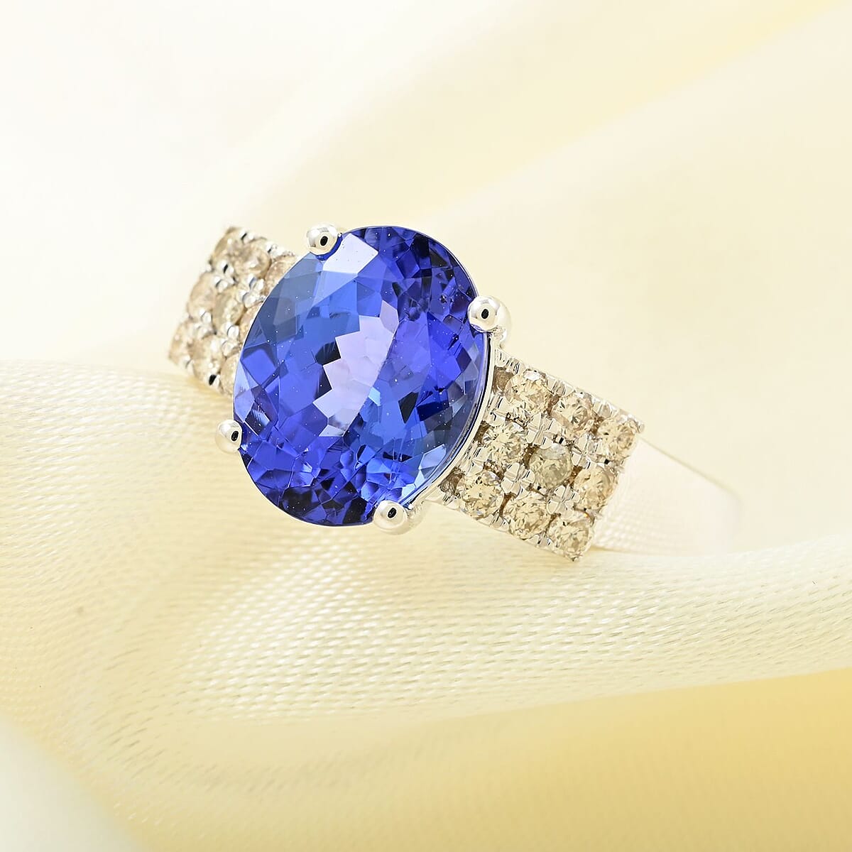 Certified & Appraised Luxoro AAA Tanzanite and G-H I2 Diamond Ring in 14K White Gold (Size 10.0) 4.60 Grams 2.75 ctw image number 1