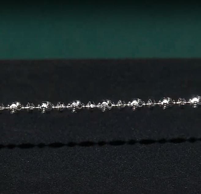 Silver - Product card gallery slide 2 (9432243536127)