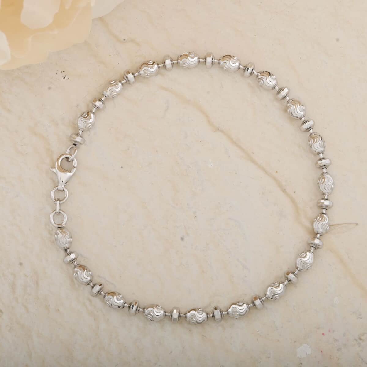 Italian Rhodium Over Sterling Silver Diamond-cut Saturno Chain Bracelet (7.50 In) 5.20 Grams image number 2