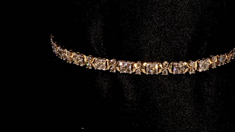 Closeout 10K Yellow Gold Diamond Bracelet (7.25 In) 7.10 Grams 4.05 ctw