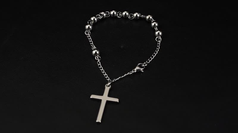 Cross Charm Bracelet in Stainless Steel (7.50 In)