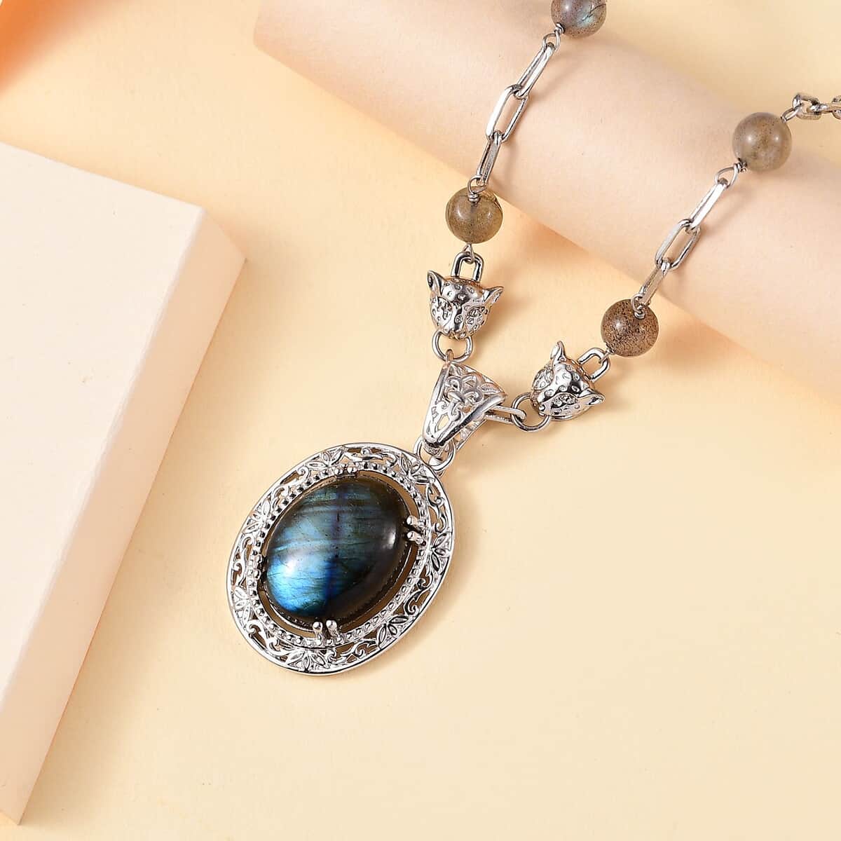 Karis Malagasy Labradorite 32.75 ctw Necklace 18 Inches in Platinum Bond  image number 1