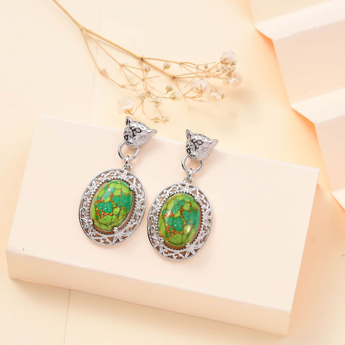 Mojave Green Turquoise 11.00 ctw Leopard Head Dangle Earrings in Platinum Bond image number 1