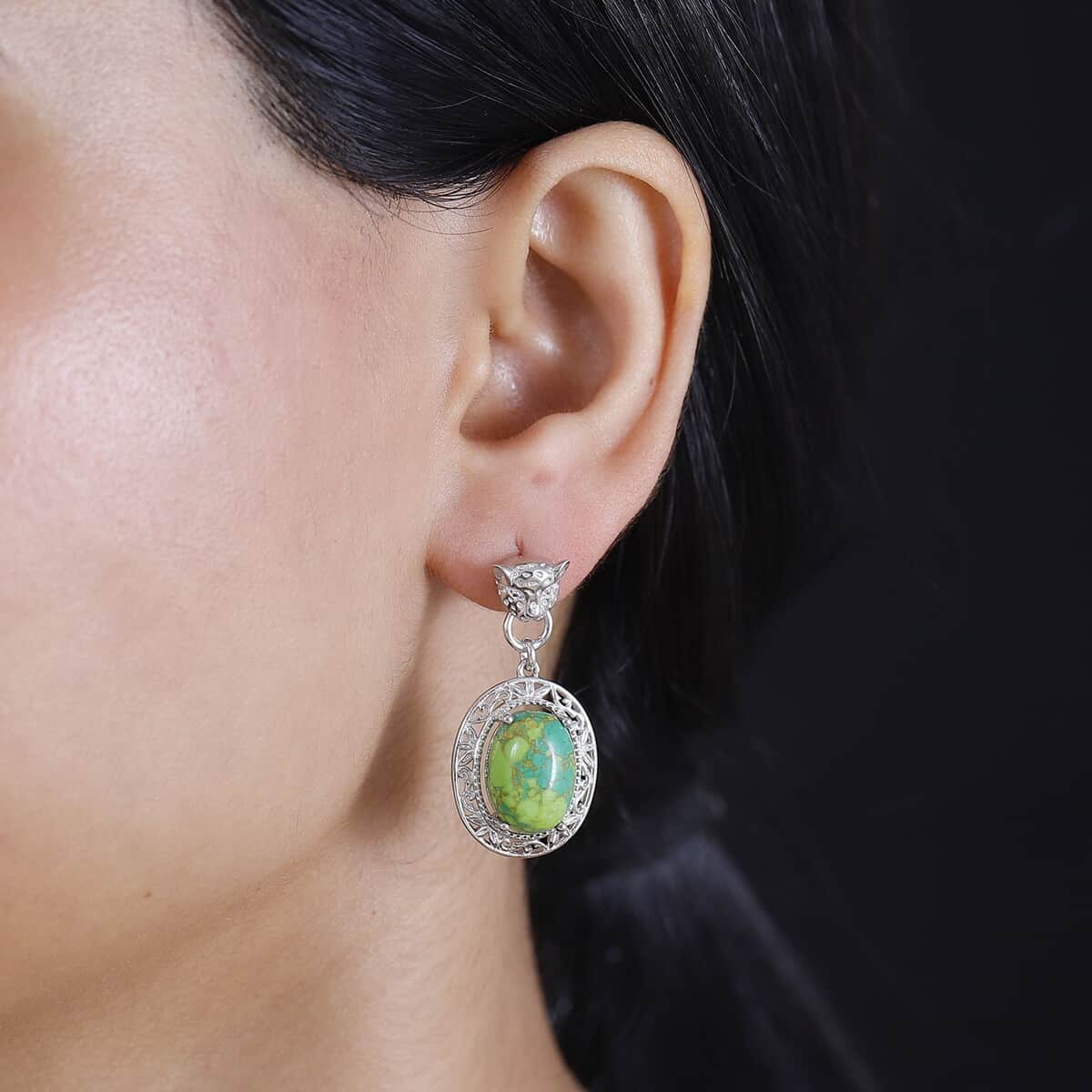 Mojave Green Turquoise 11.00 ctw Leopard Head Dangle Earrings in Platinum Bond image number 2