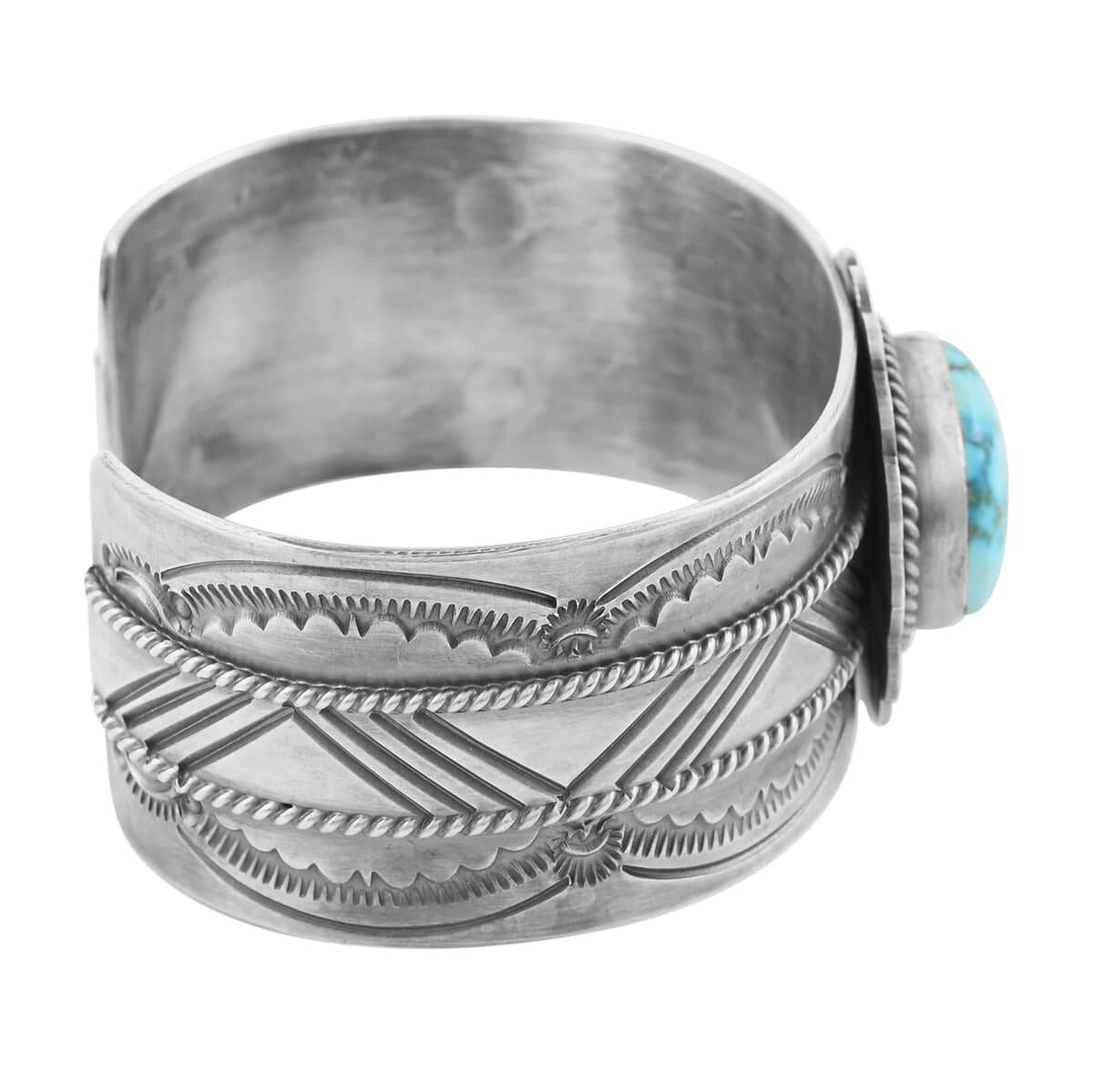 Santa Fe Style Kingman Turquoise Cuff Bracelet in Sterling Silver (6.00 In) (Made in USA) 11.50 ctw image number 2