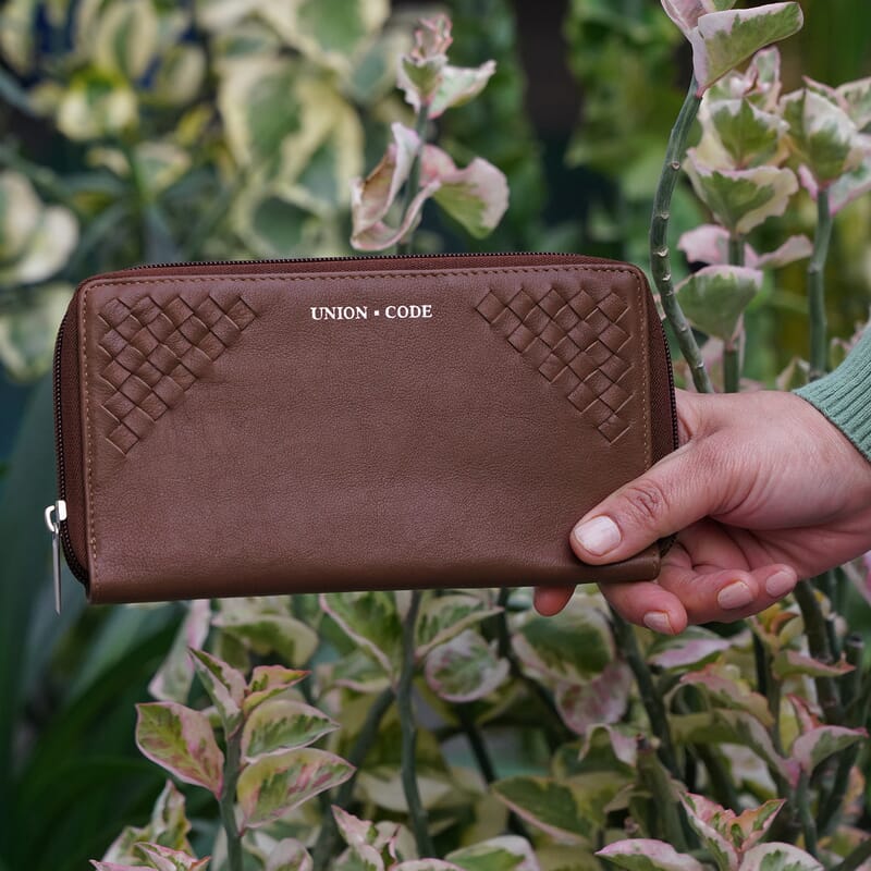 UNION CODE Brown Genuine Leather RFID Women's Wallet with Zipper Closure , Leather Card Holder Travel Wallet , Leather Purse for Women