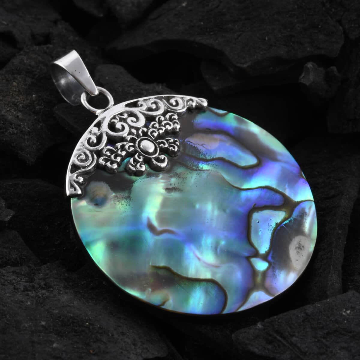 Abalone Shell Round Pendant in Sterling Silver image number 5