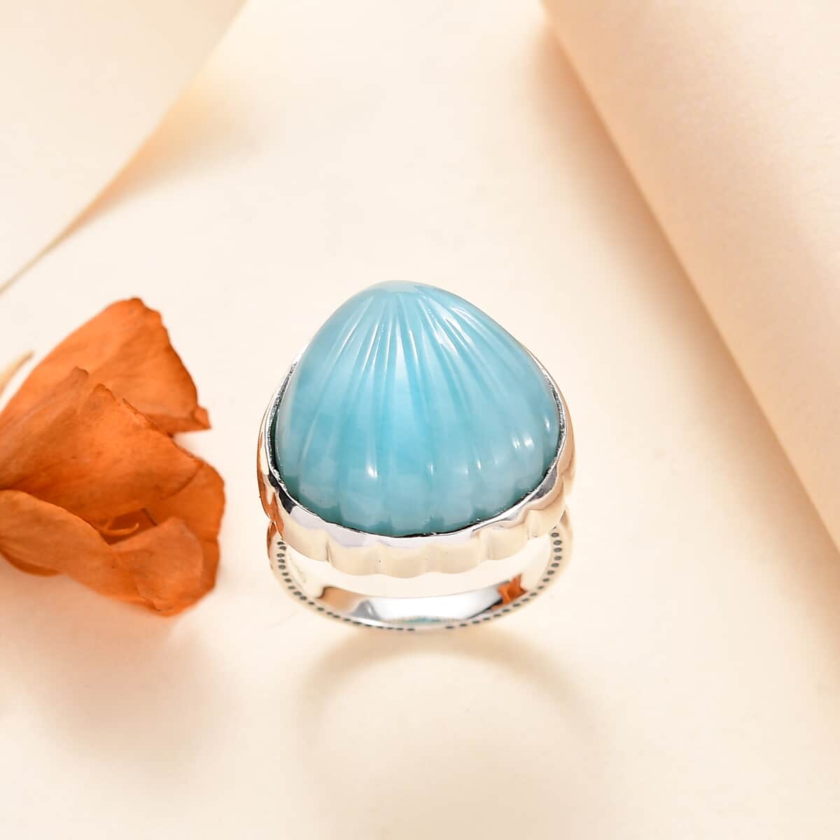 Artisan Crafted Larimar Shell Ring in Sterling Silver (Size 10.0) 16.60 ctw image number 1