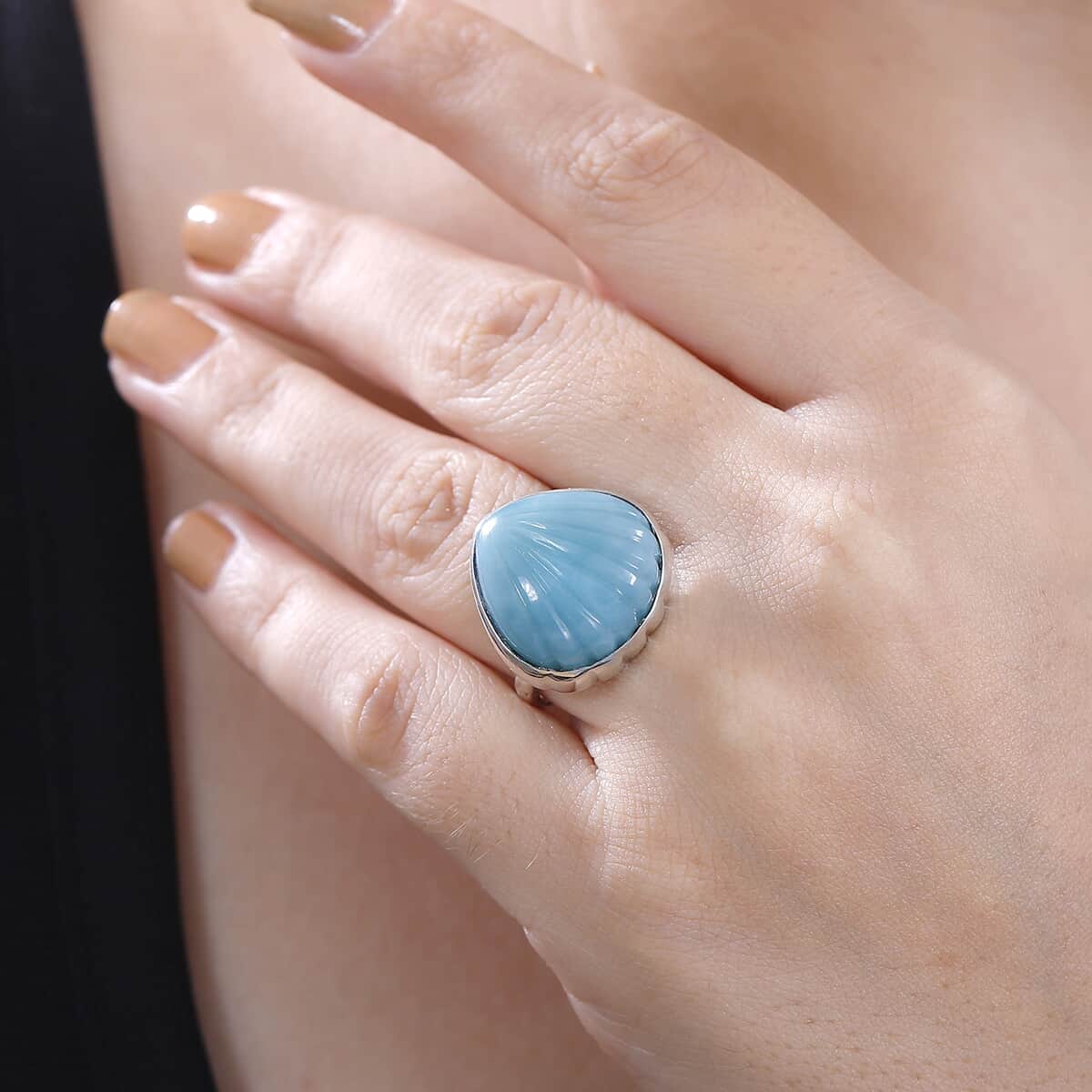 Artisan Crafted Larimar 16.60 ctw Shell Ring in Sterling Silver (Size 6.0) image number 2