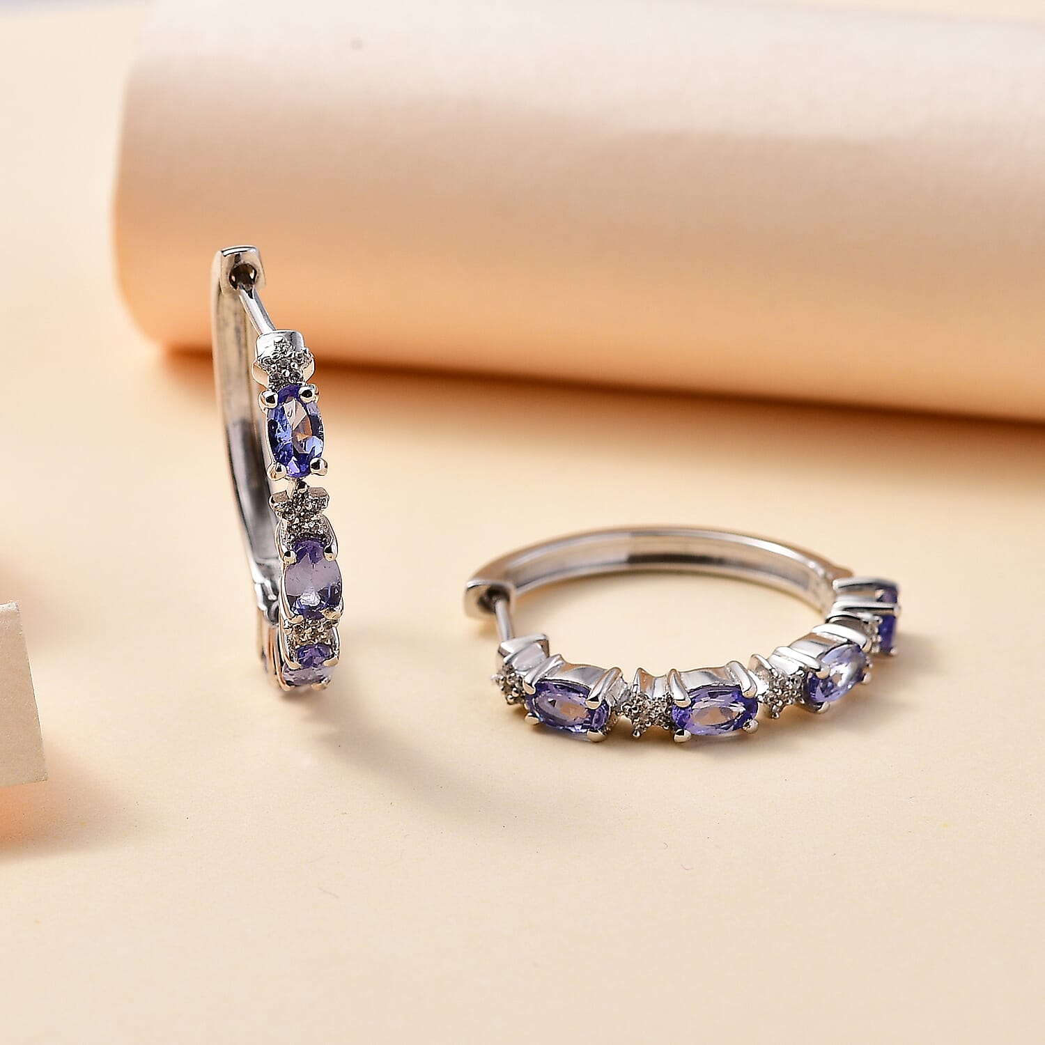 Default Title - Product card gallery slide 2 (10145537458459)