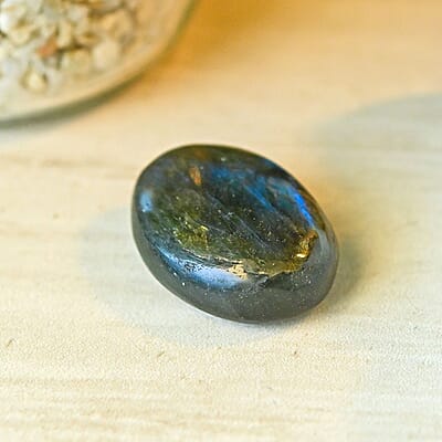 Labradorite Palm Stone -S 107ctw