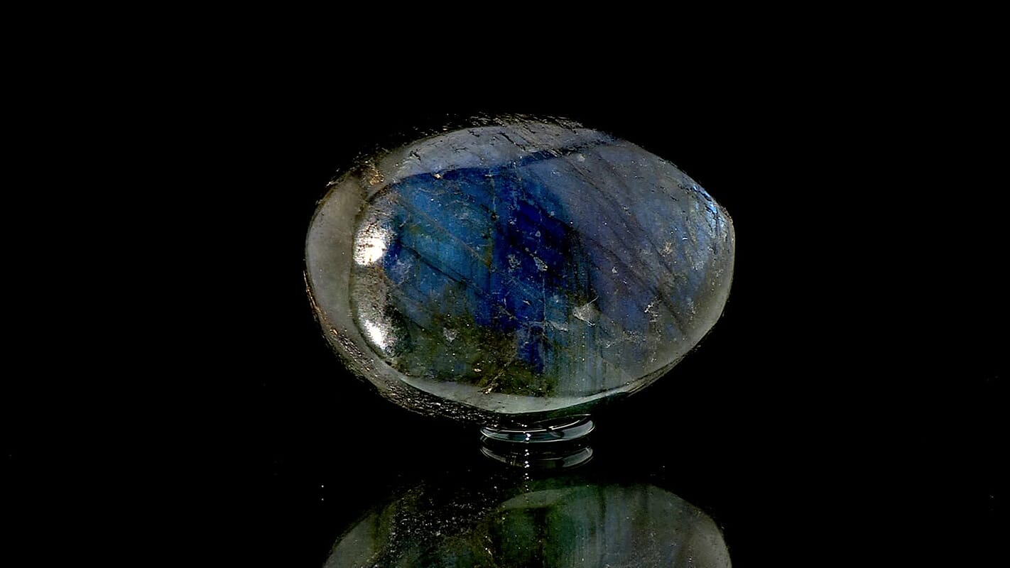Labradorite Palm Stone -S 107ctw