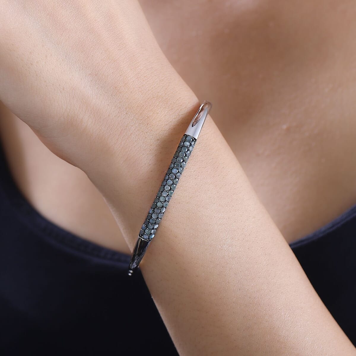 Premium Narsipatnam Alexandrite 2.25 ctw Bangle Bracelet in Rhodium Over Sterling Silver (6.50 In)  image number 2