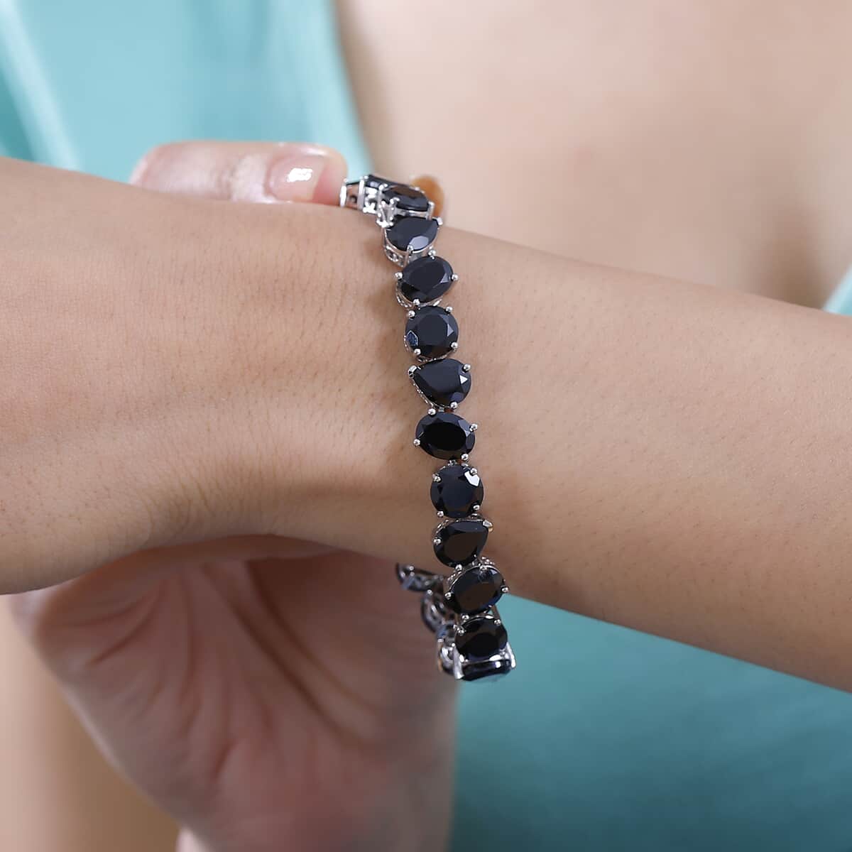 Karis Thai Black Spinel 46.10 ctw Bracelet in Platinum Bond (6.50 In) image number 2